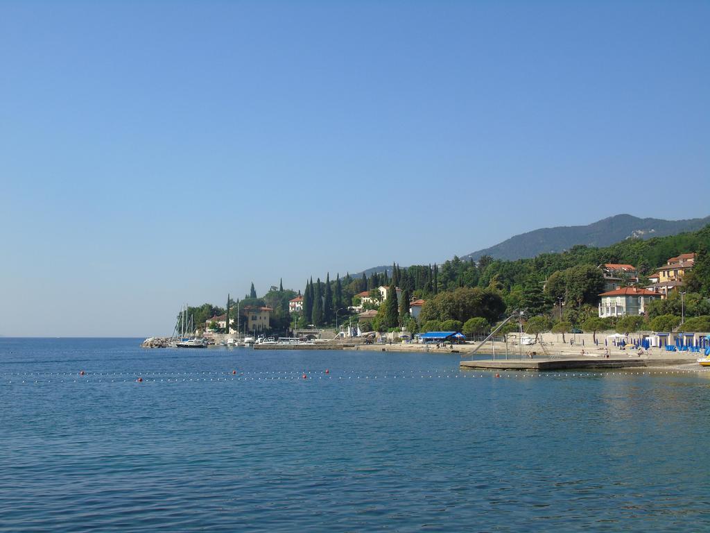 Apartments Sonja Opatija Ruang foto